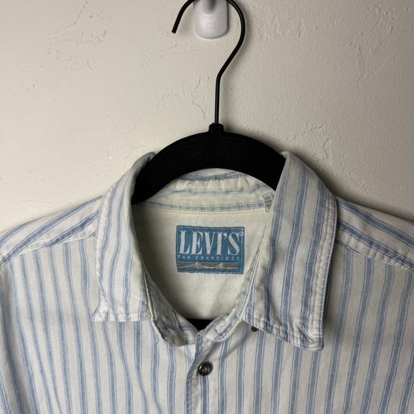 Vintage 90's Levi's Classic Blue and White Striped Casual Shirt button down - Picture 3 of 9
